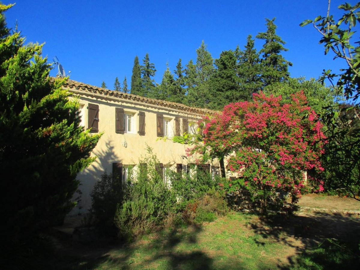 Le Mas Des Lilas Uzes Bagian luar foto